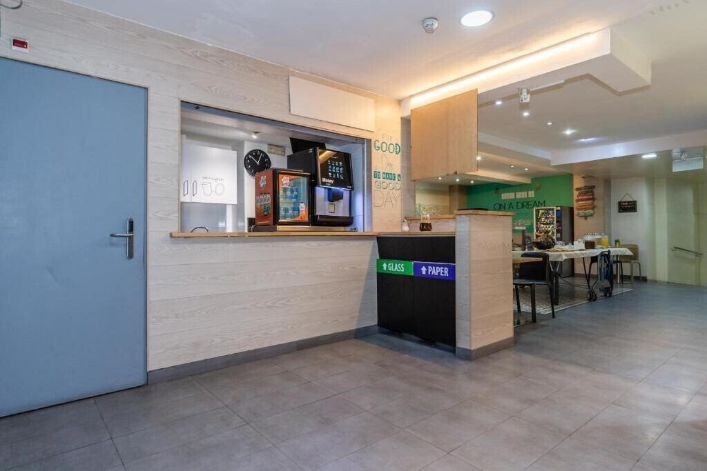 Zdjęcia Sun & Moon Hostel 1*