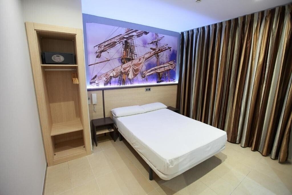 Zdjęcia Hostal Las Flores 2*