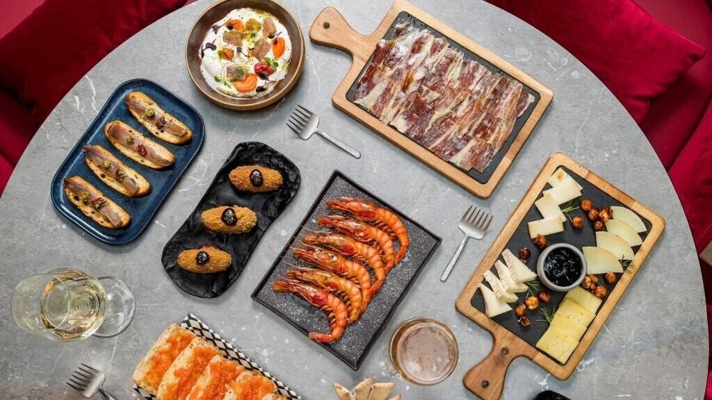 Zdjęcie Hotel Indigo Barcelona Plaza Espana, an IHG Hotel (ex. Ayre Hotel Gran Via) 4*