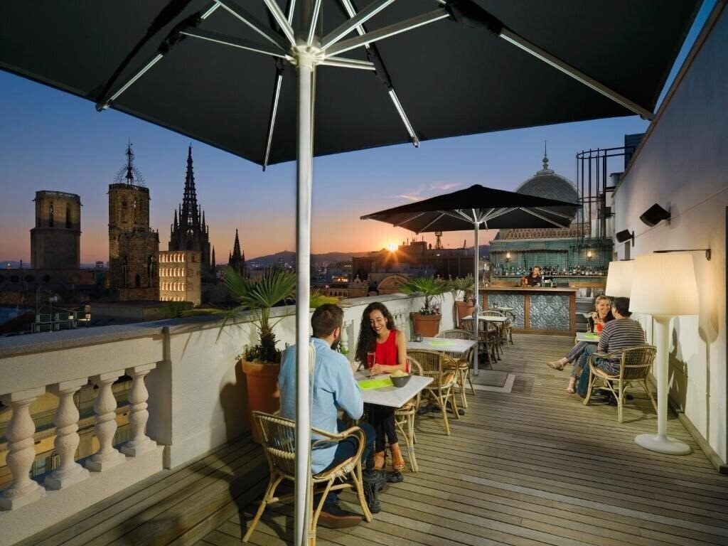 Zdjęcia H10 Montcada 3*