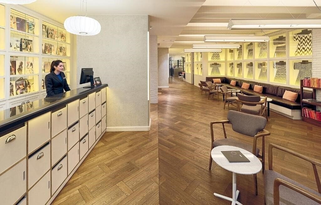 Zdjęcie H10 Universitat 4*