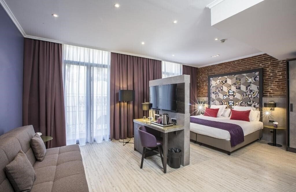 Zdjęcie Leonardo Hotel Barcelona Las Ramblas 3*