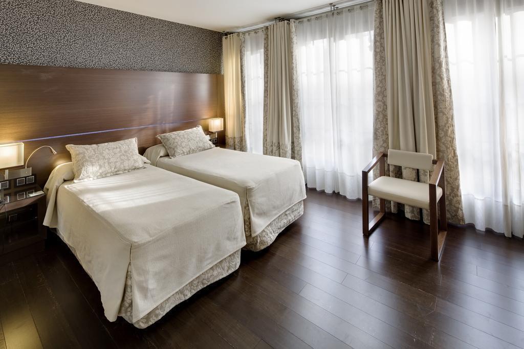 Zdjęcia Barcelona Hotel Colonial 4*