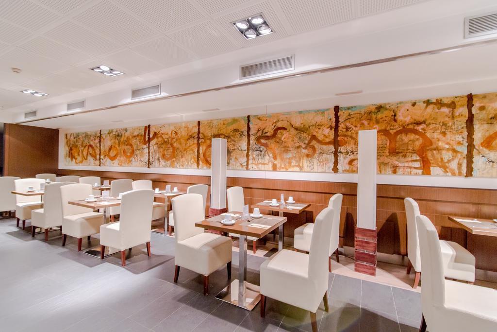 Zdjęcie Barcelona Hotel Colonial 4*