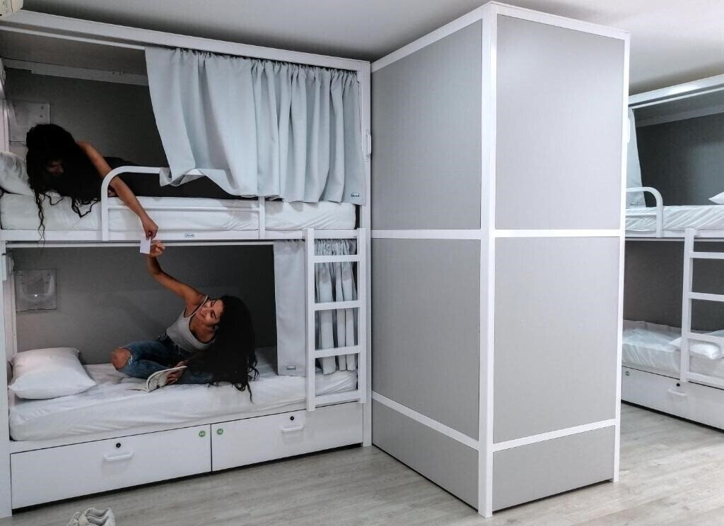 Готель Alberguinn Youth Hostel 1*