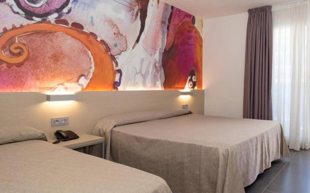 Zdjęcie Riviera Hotel Santa Susanna 4*