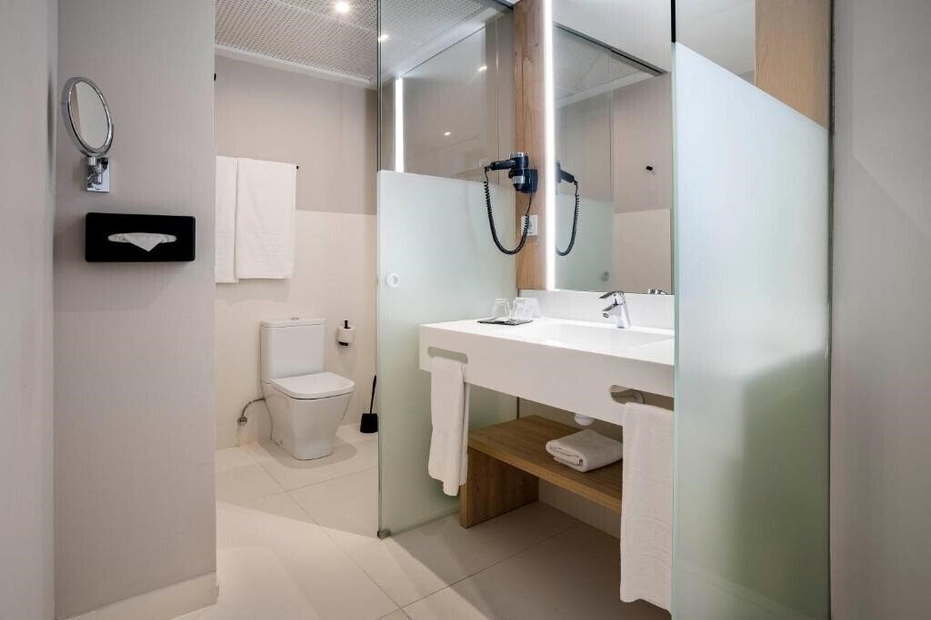 Фотография Golden Tulip 4*