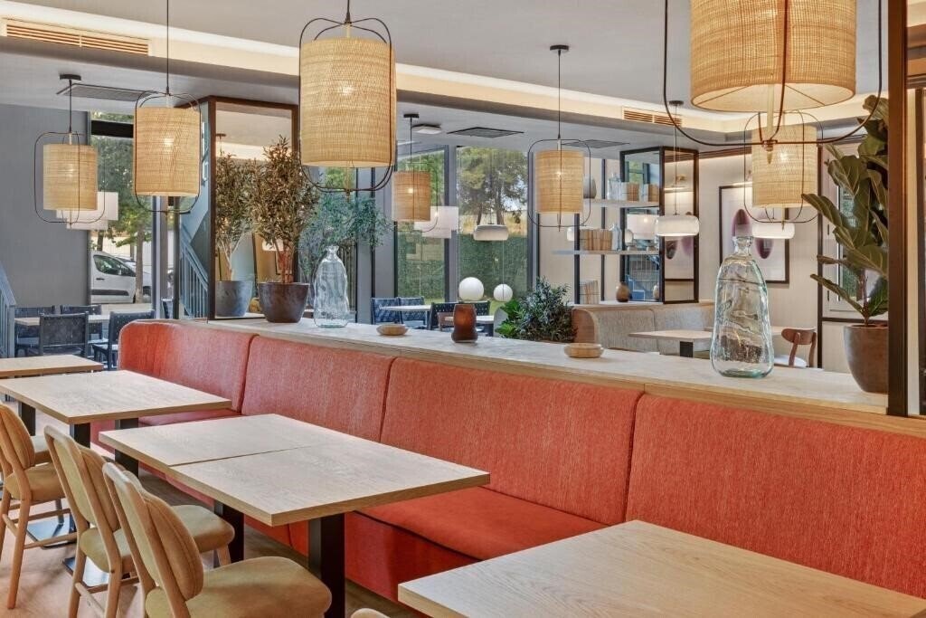 Obraz Porta De Gallecs 3*