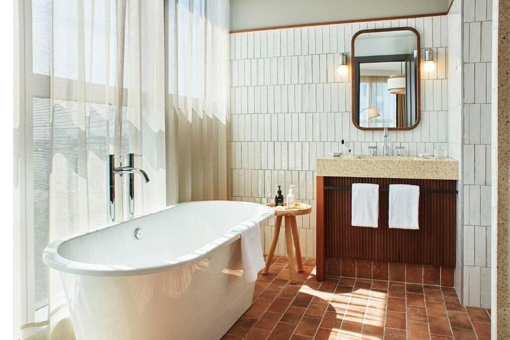 Zdjęcie The Hoxton, Poblenou 4*