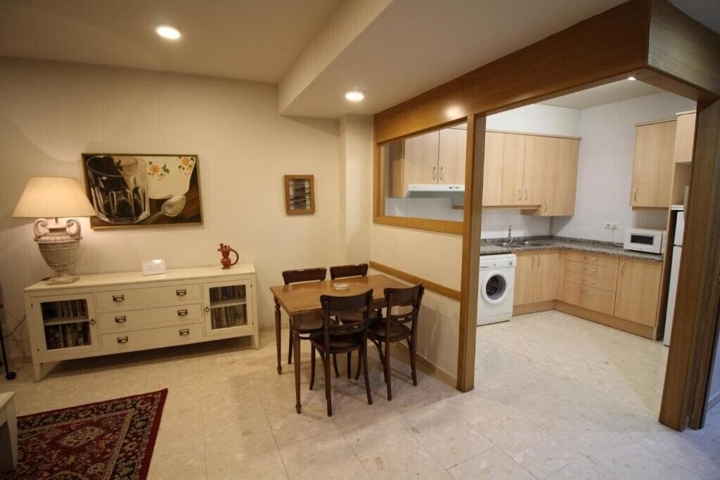 Фотографія Apartaments St. Jordi Comtal 3*