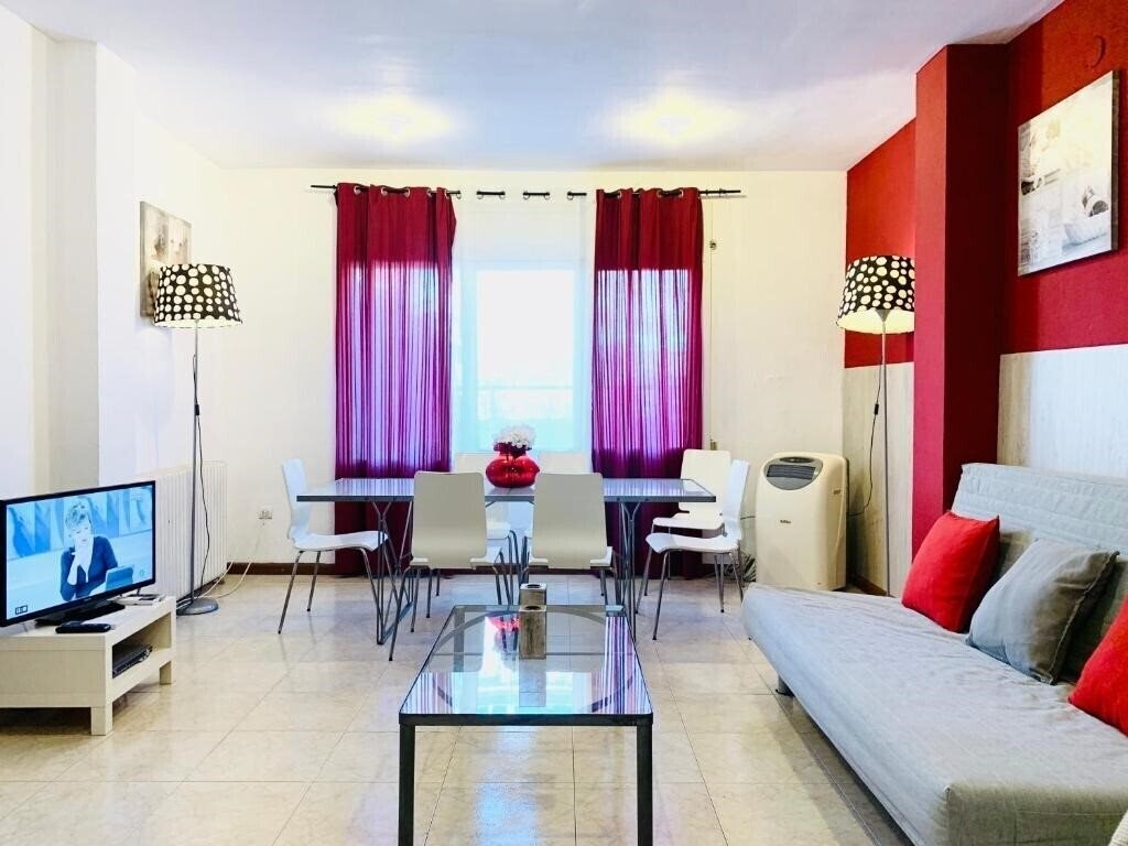 Готель La Pedrera Residence 3*