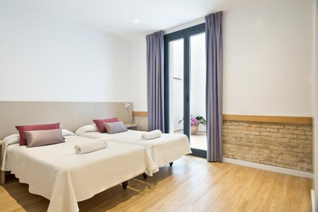 Картинка Bcnstop Parc Guell 3*