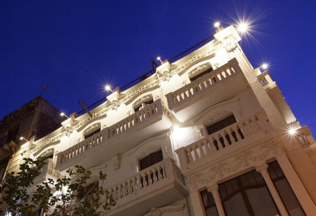 Hotel Click & Flat Seneca Suites 3*