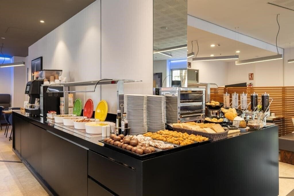 Zdjęcie Naitly Poblenou 4*