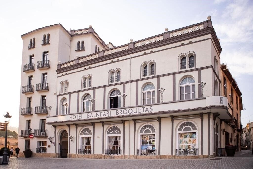 Отель RVHotels Broquetas SPA Termal (ex. Balneario Broquetas) 3*