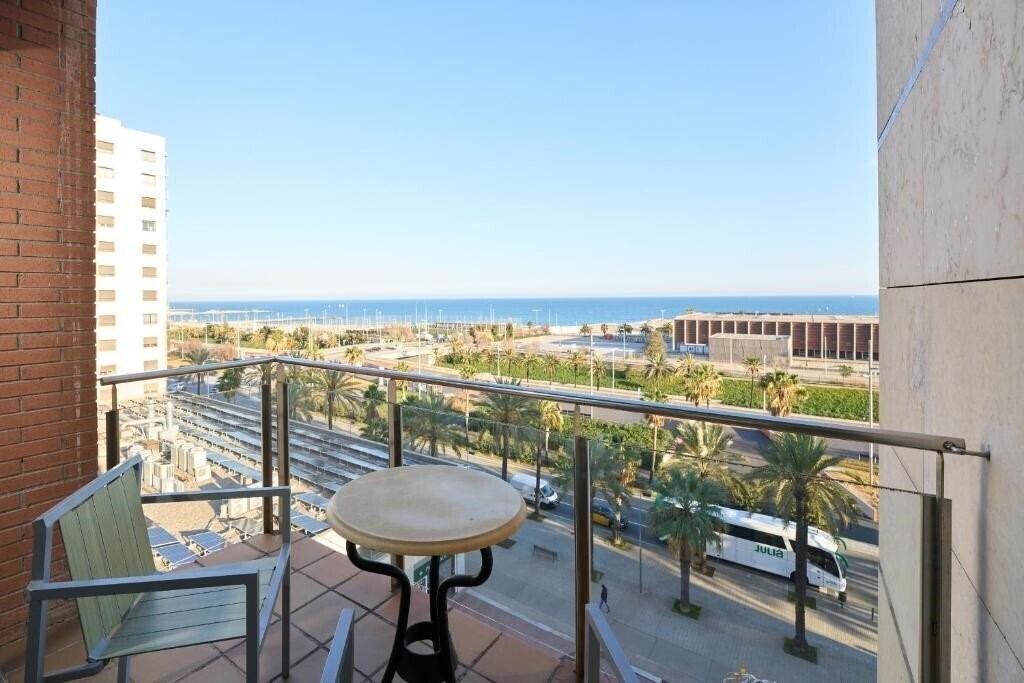 Hotel Catalonia Barcelona Beach 4*