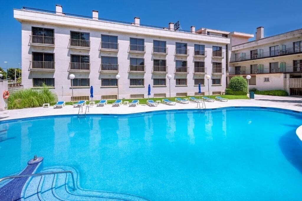 Готель Ciudad de Castelldefels 3*