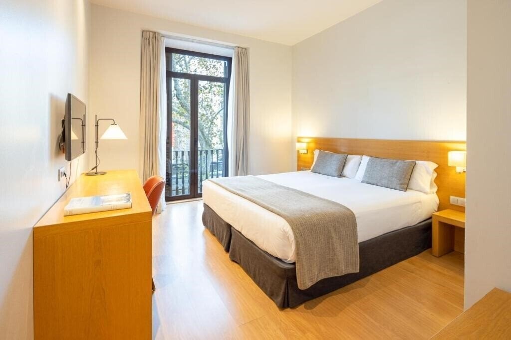 Hotel Arc La Rambla 3*