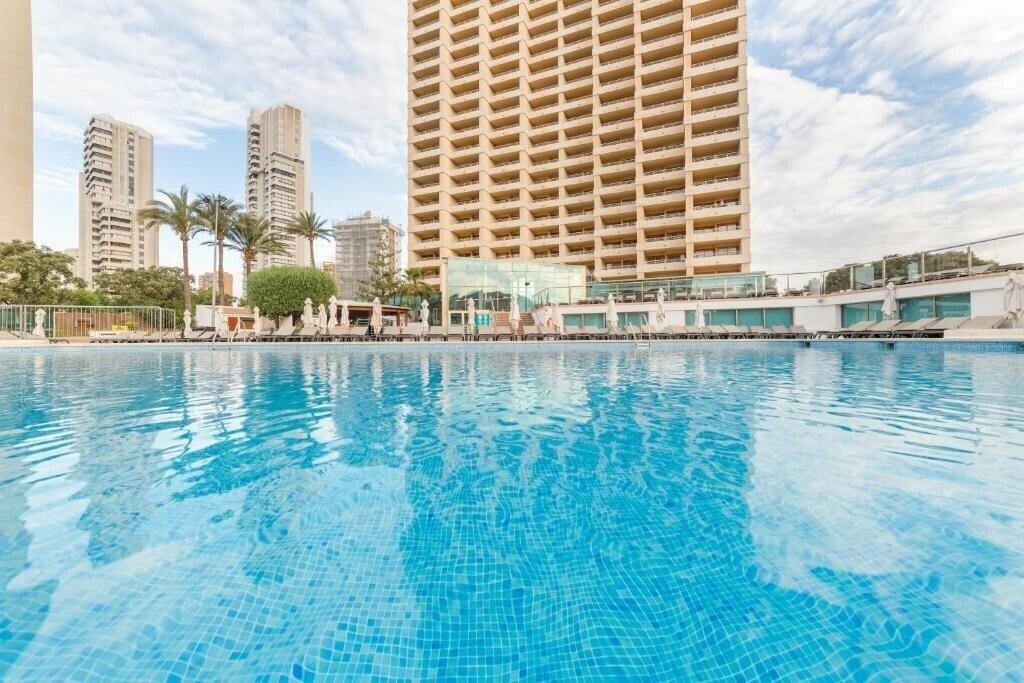 Отель Sandos Benidorm Suites 4*