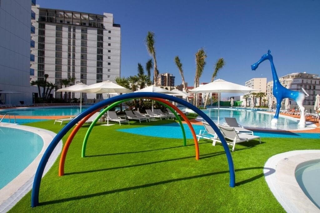 Zdjęcie Estimar Calpe Suitopia 3 & Three 4*