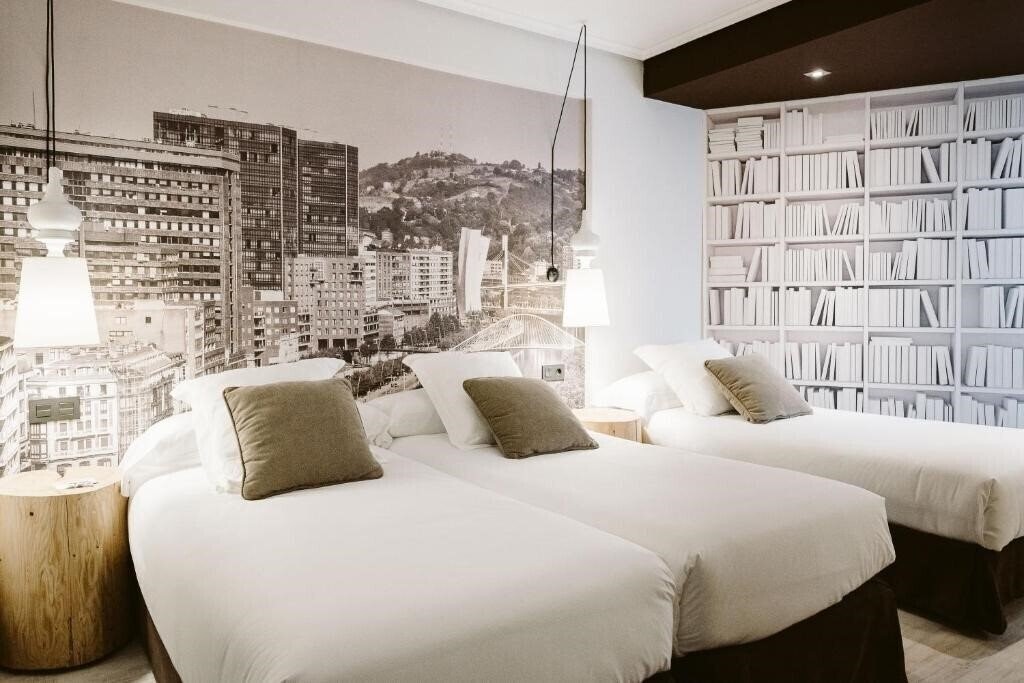 Фото Abando 4*
