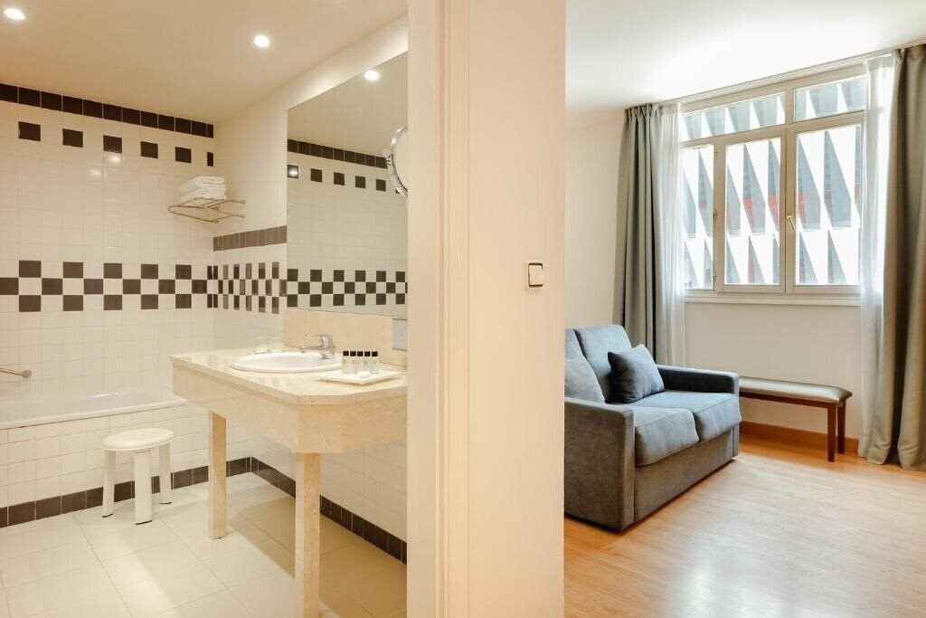 Фотографія Abba Euskalduna Hotel 4*