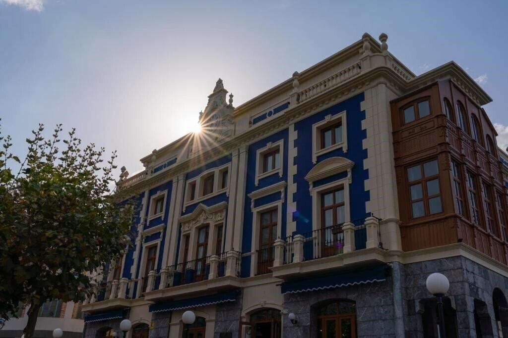 Готель GHPC Gran Hotel Puente Colgante 3*