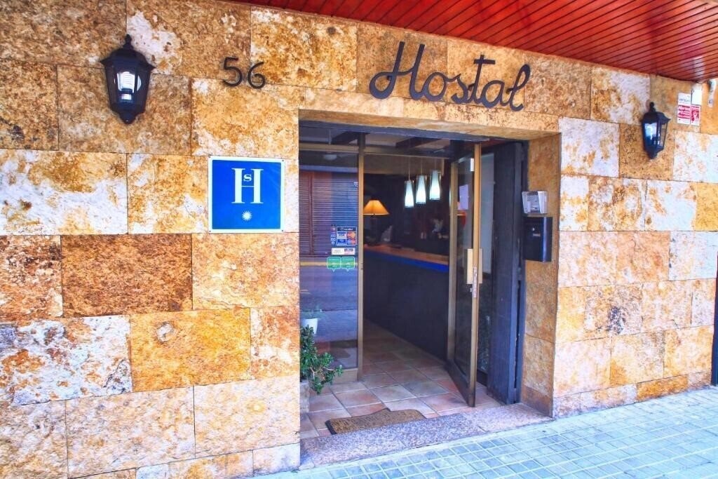 Hotel Hostal Isabel 2*