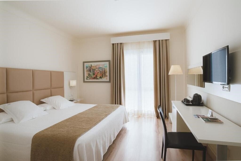 Zdjęcia Hotel Pirineos 4*