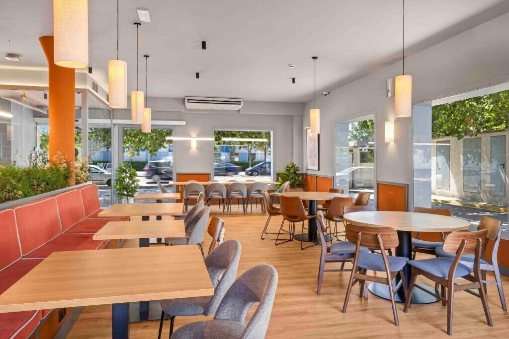 Zdjęcie B&B Hotel Figueres (ex. Sidorme Figueres) 2*