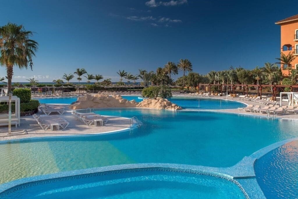Готель Sheraton Fuerteventura Beach, Golf & SPA Resort 5*