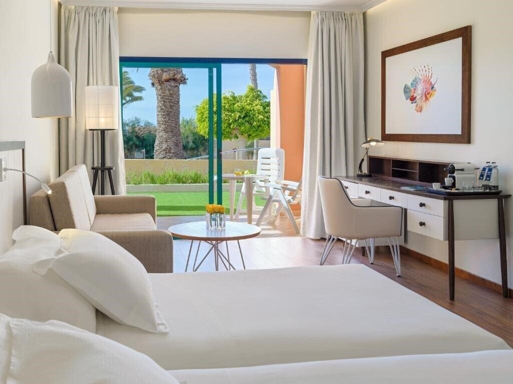 Zdjęcie H10 Playa Esmeralda 4*