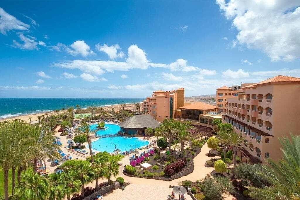 Готель Elba Sara Beach & Golf Resort 4*