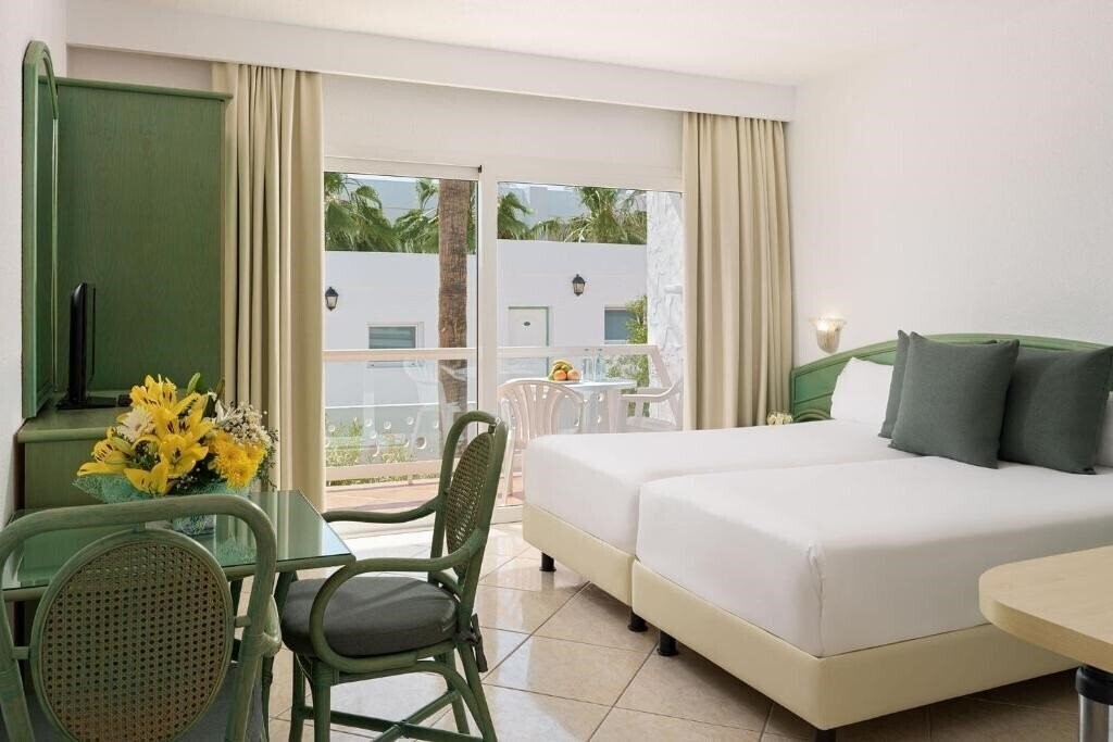 Zdjęcia Esquinzo Y Monte Del Mar Aparthotel 3*