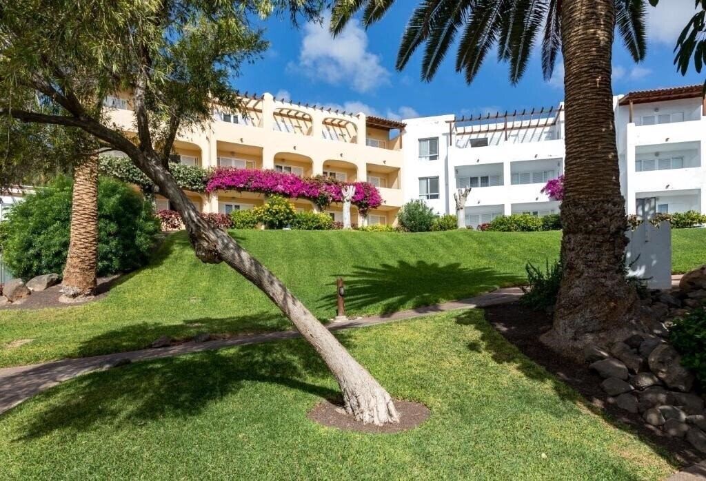 Hotel Robinson Esquinzo Playa 3*