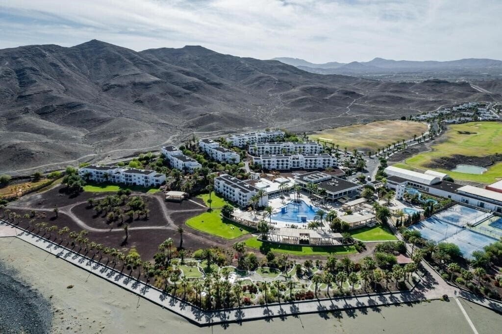 Готель Playitas Aparthotel 4*