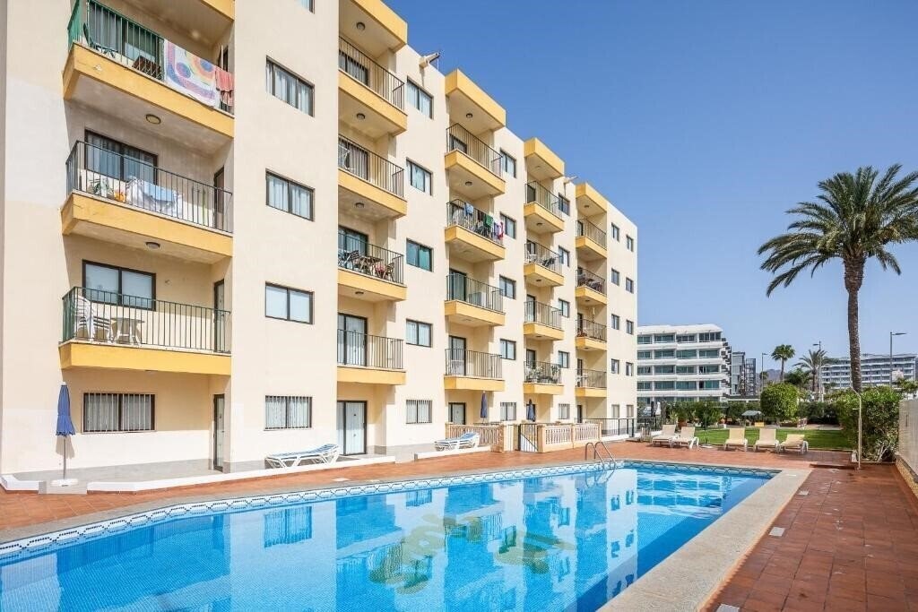 Готель Los Ficus 2*