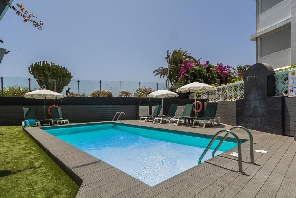 Готель Apartamentos Patricio 3*