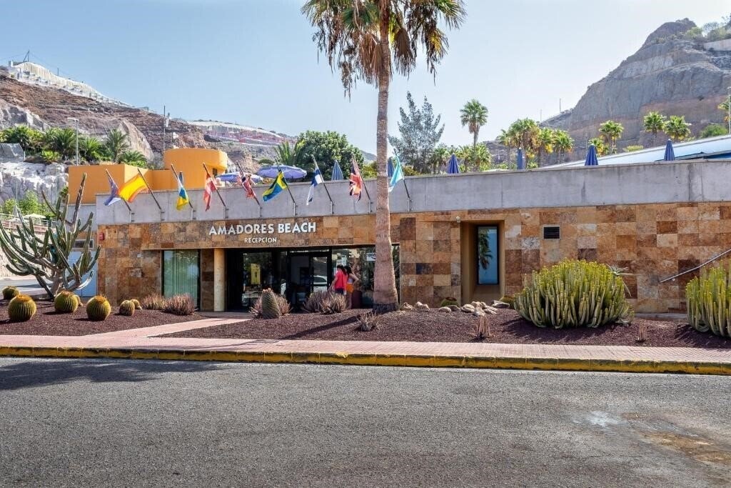 Готель Apartamentos Amadores Beach 3*