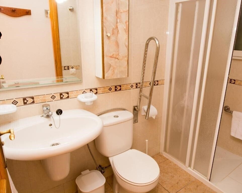Фотографія Apartamentos Los Tilos 3*