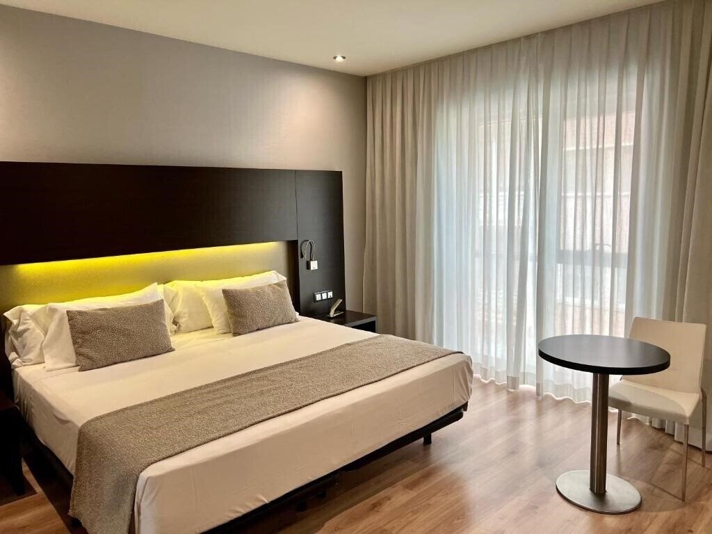 Готель Abba Granada 4*