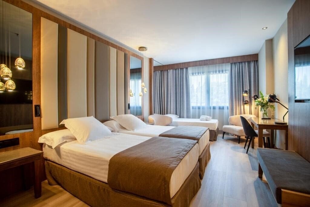 Фото Granada Center 4*