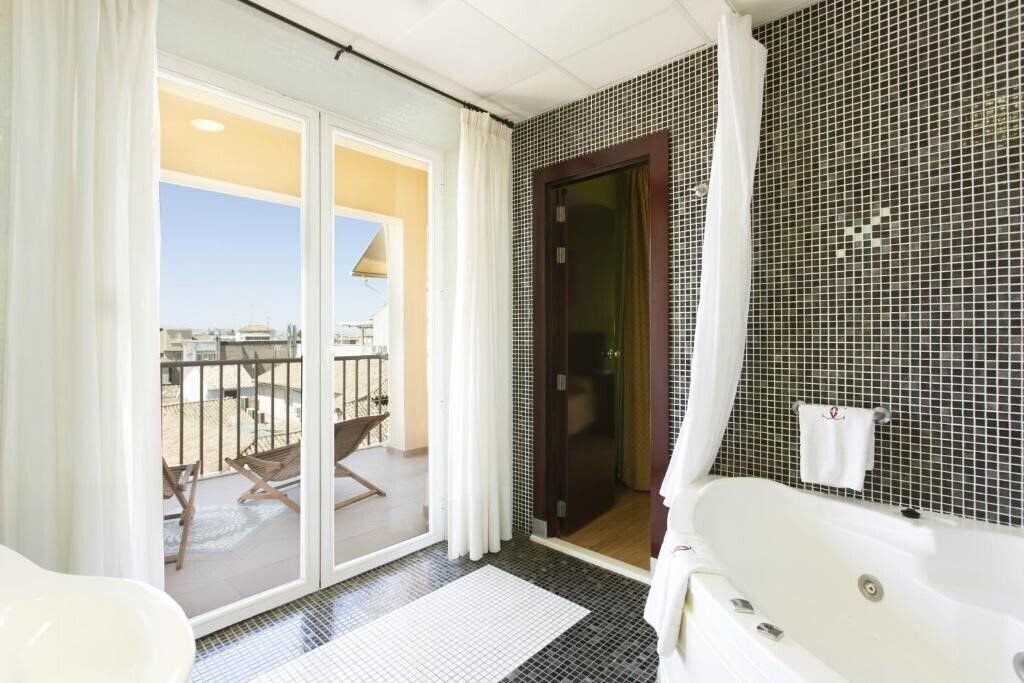 Фото Carlos V 1*