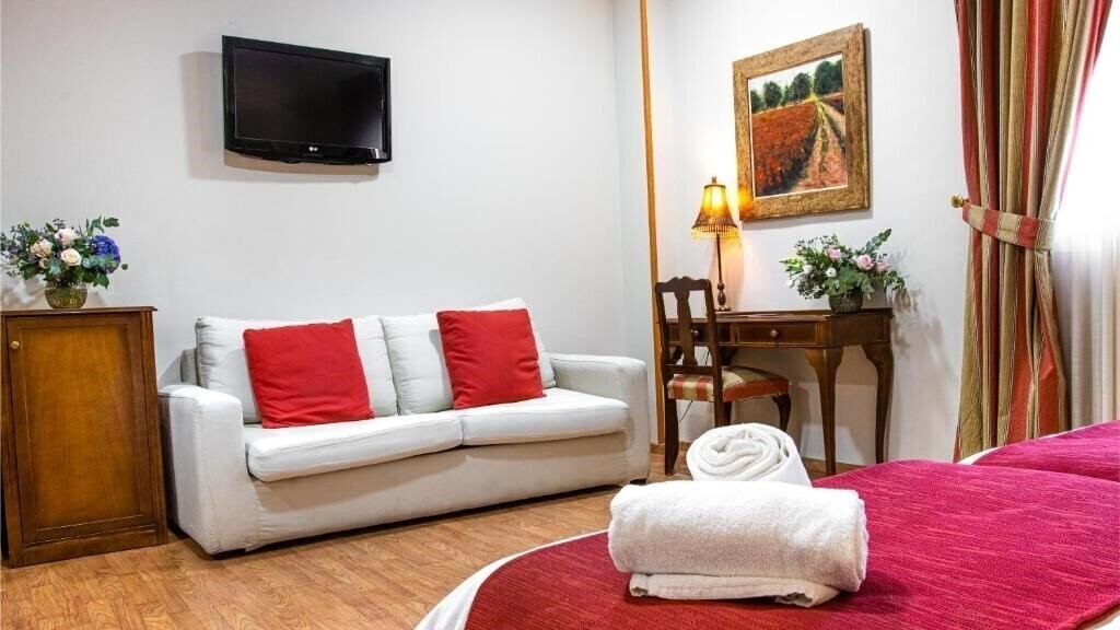 Картинка Reina Cristina 3*