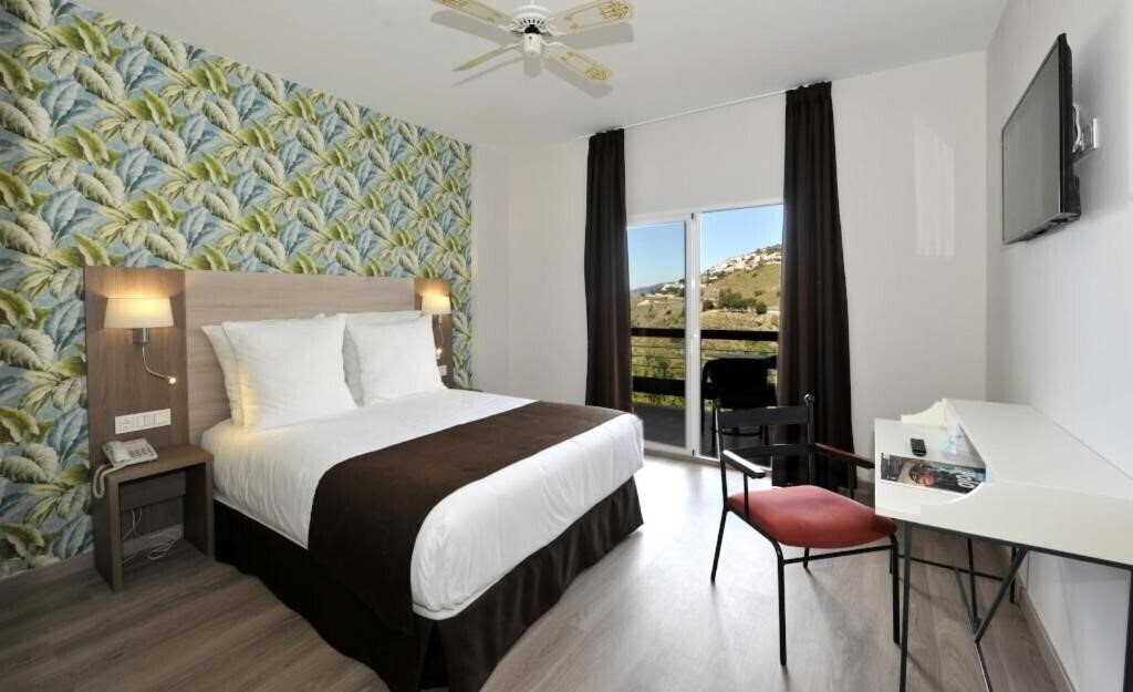 Zdjęcia Hotel Salobrena Suites 3*