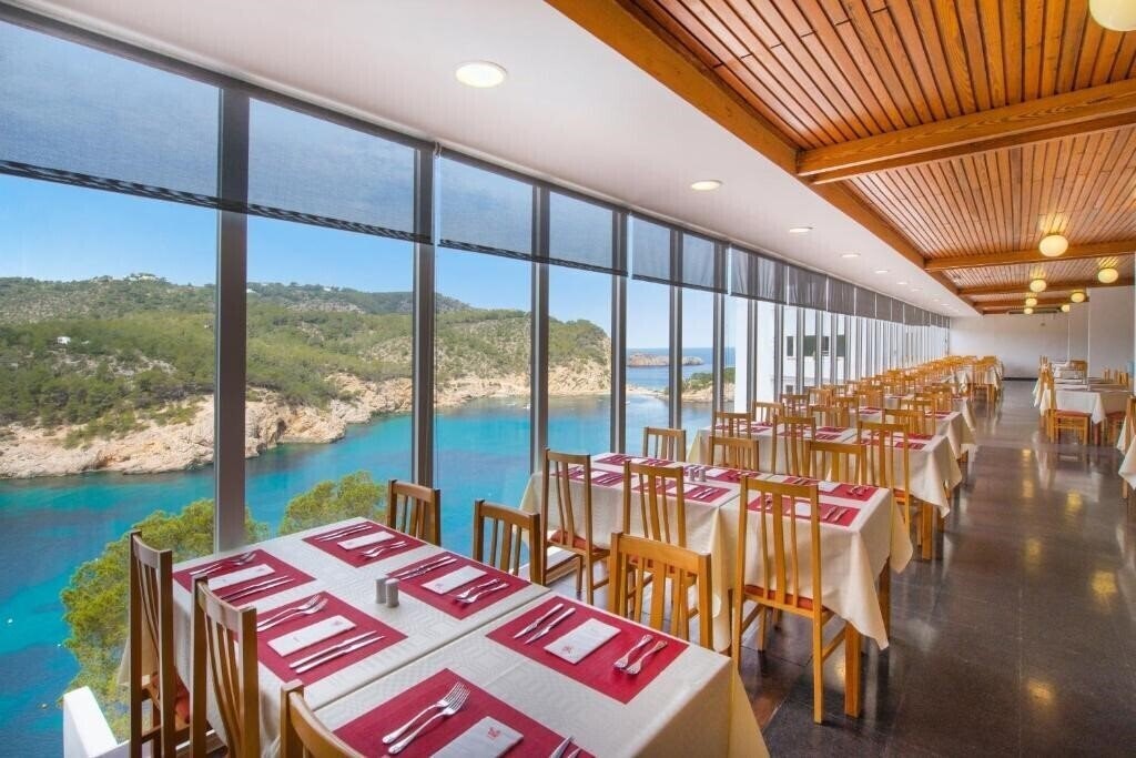 Obraz Ole Galeon Ibiza 4*