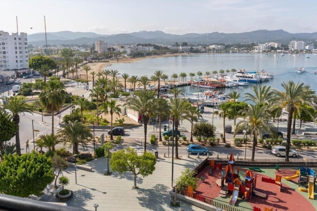 Зображення The Red Hotel By Ibiza Feeling 2*