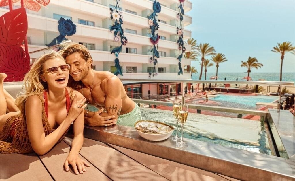 Zdjęcie The Unexpected Ibiza Hotel (ex. The Ushuaia Tower, Ushuaia Ibiza Beach Hotel, The Ushuaia Beach) 5*