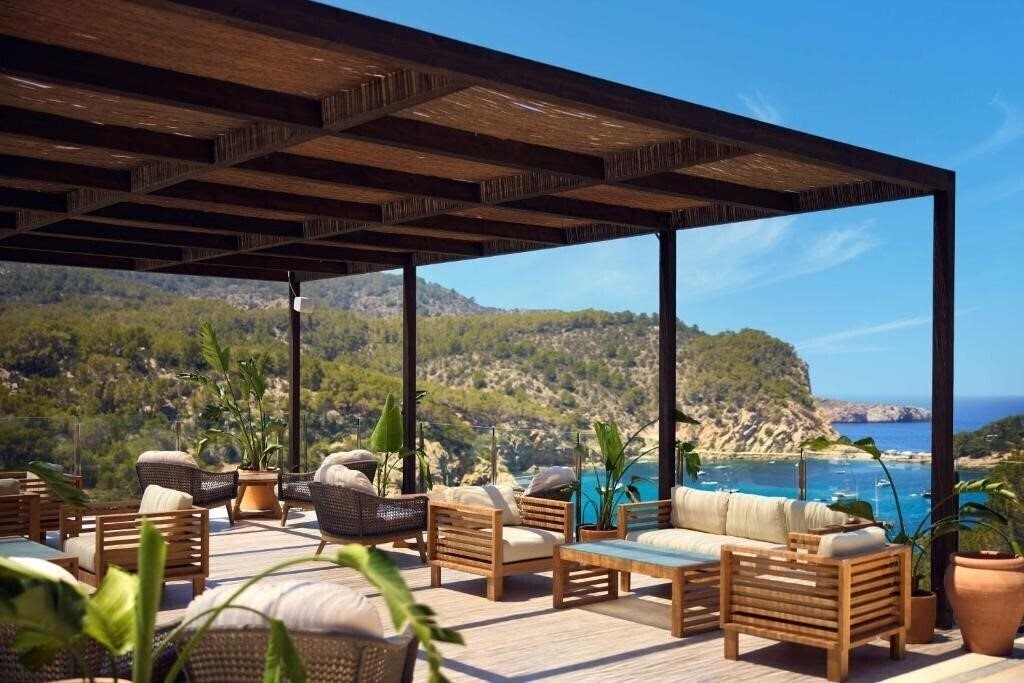 Zdjęcia The Club Cala San Miguel Hotel Ibiza, Curio Collection by Hilton 5*