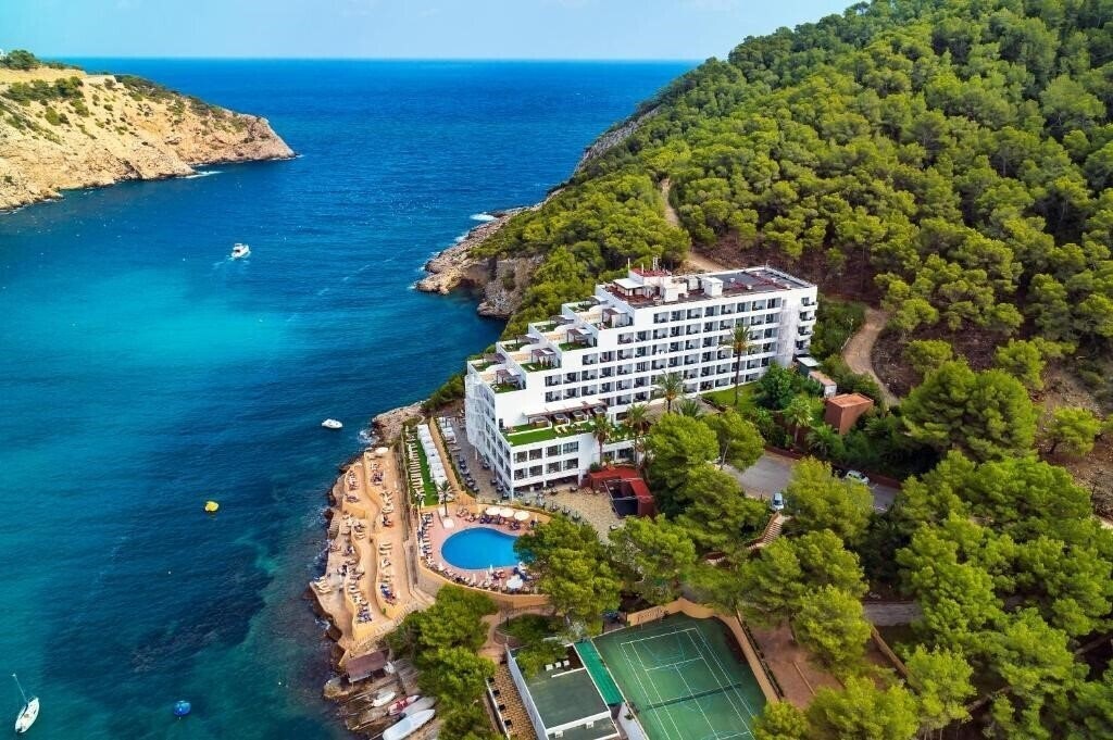 Готель Palladium Hotel Cala Llonga 4*